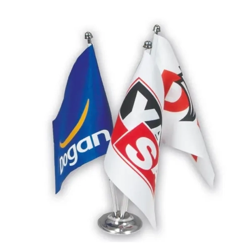 Üçlü Masa Bayrağı